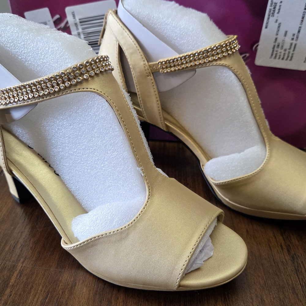 Easy Street Womens Flash Zipper Closure Dress Sandals Gold Satin Size 7M NIB